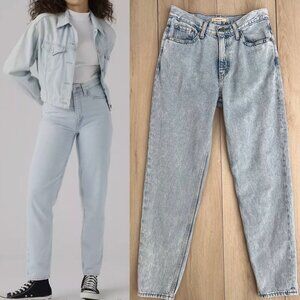 Levi's Premium 80s Mom Jeans in Don't Be Frayed - Light Wash Size 28 100% Cotton